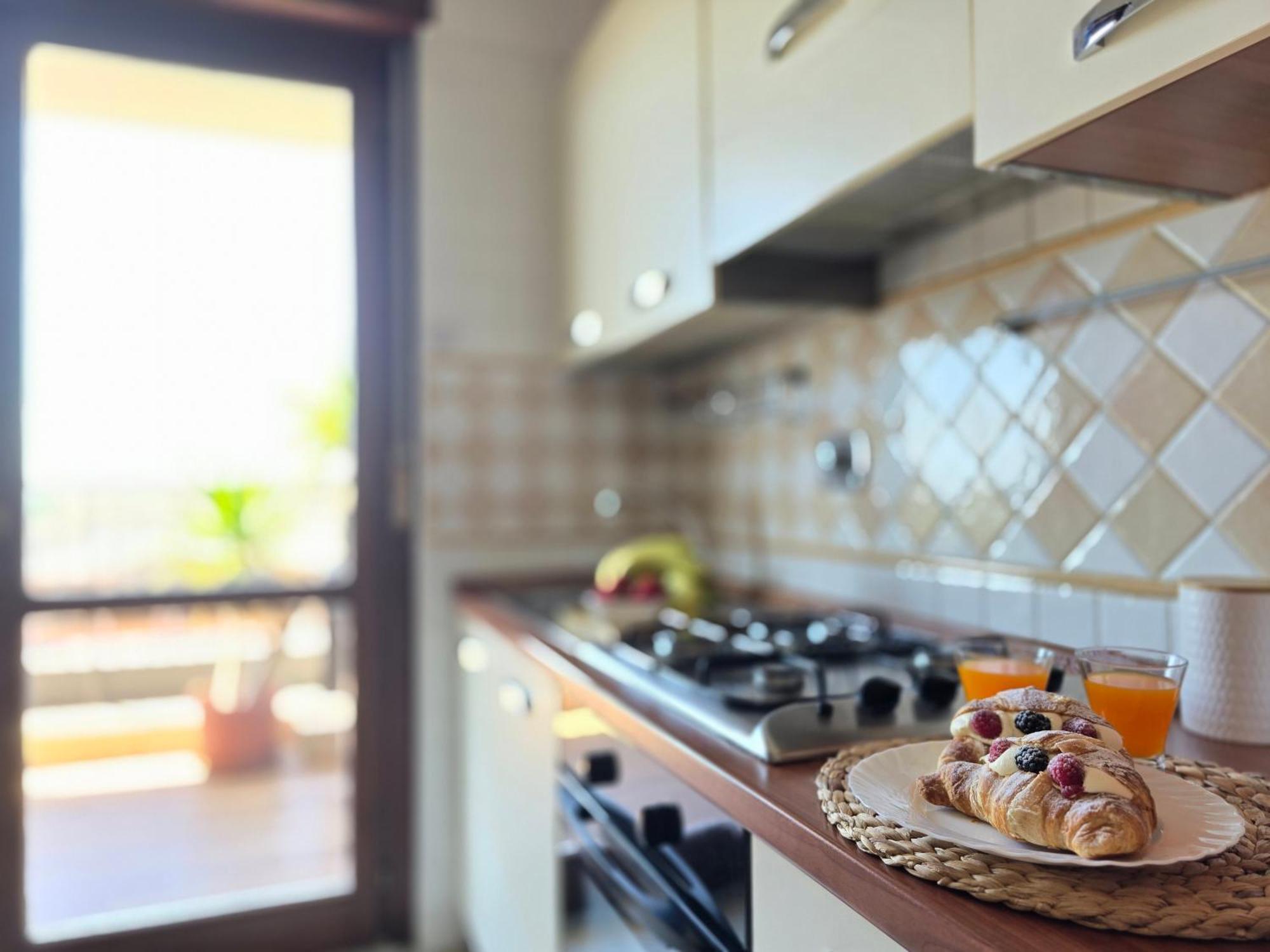 Golden Hour Apartment - Panoramic Terrace Fiumicino Dış mekan fotoğraf