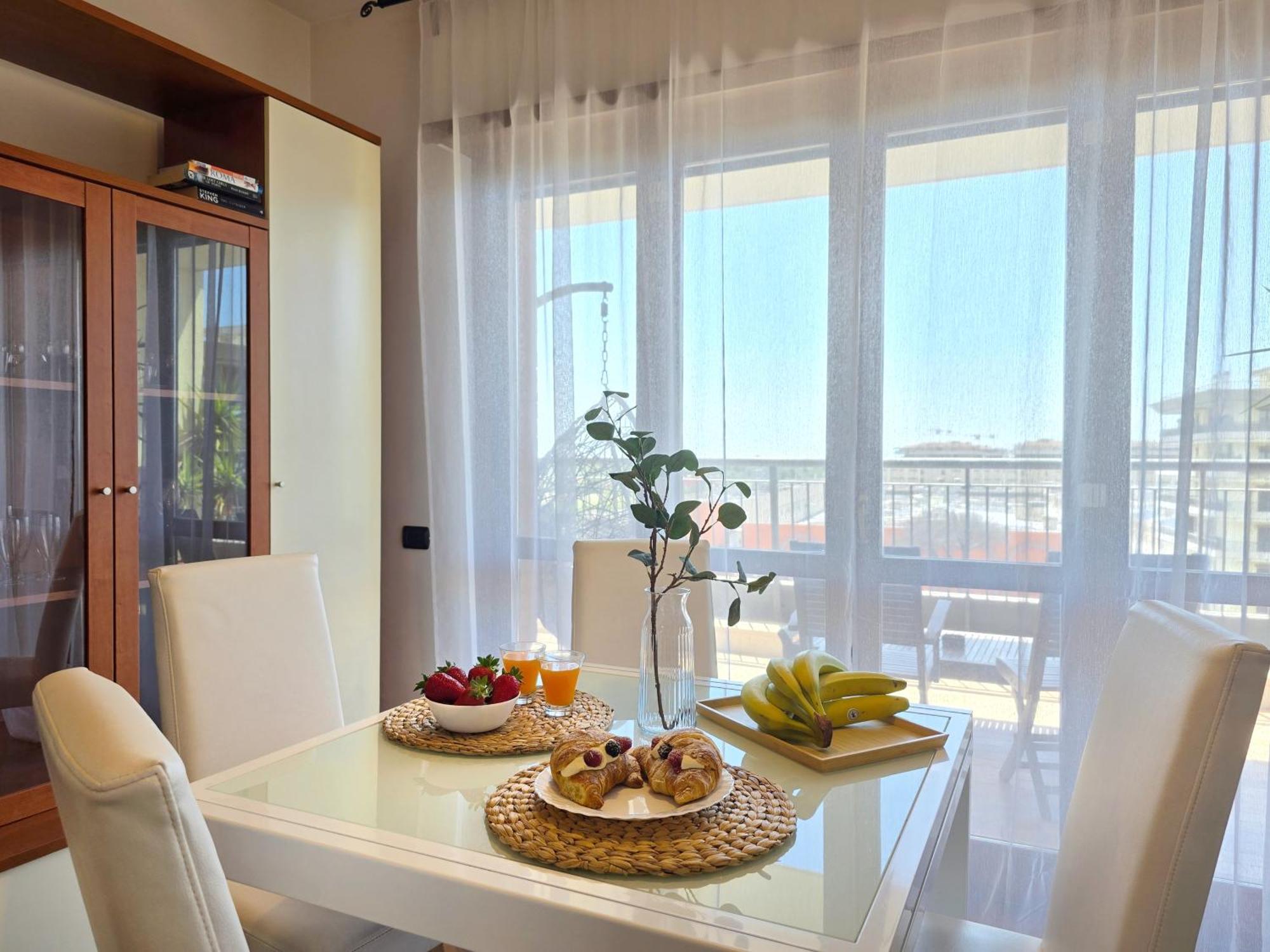 Golden Hour Apartment - Panoramic Terrace Fiumicino Dış mekan fotoğraf